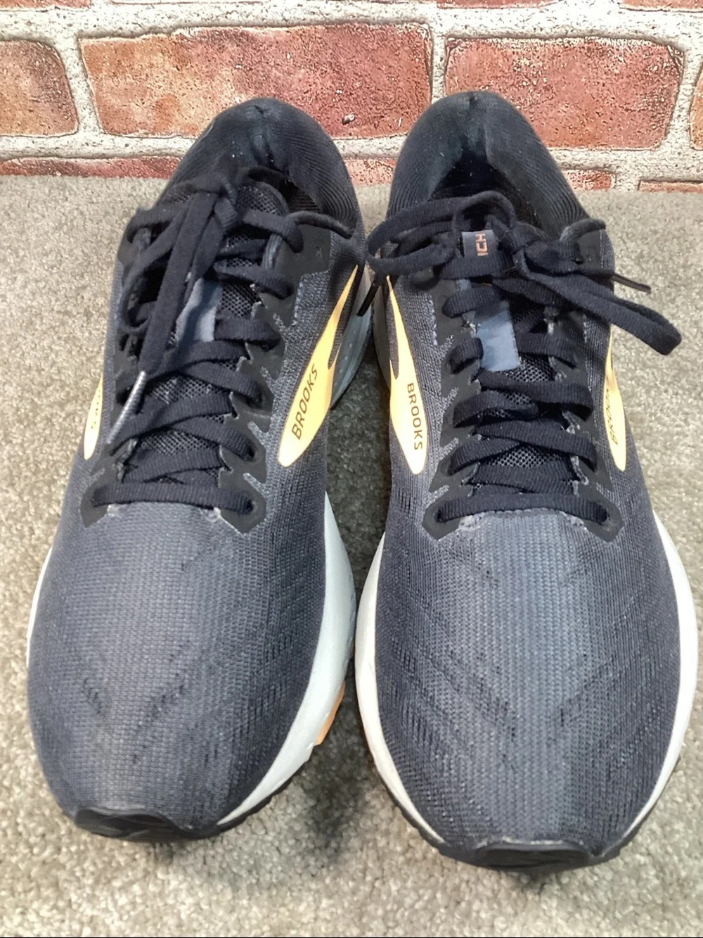 Brooks launch lightweight